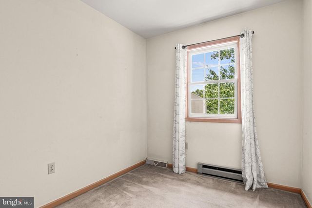 20 FOXFIELD LN, Elizabethtown, PA 17022