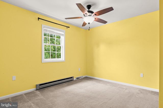 20 FOXFIELD LN, Elizabethtown, PA 17022