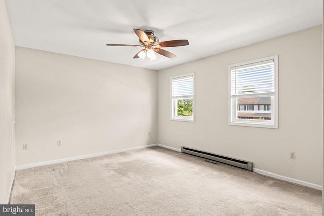20 FOXFIELD LN, Elizabethtown, PA 17022