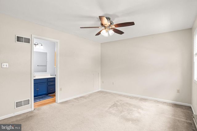 20 FOXFIELD LN, Elizabethtown, PA 17022