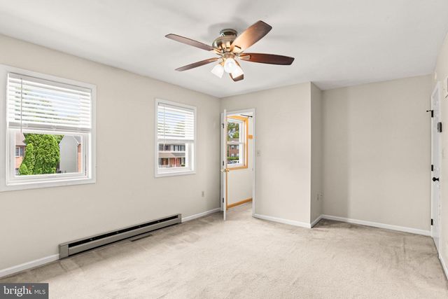 20 FOXFIELD LN, Elizabethtown, PA 17022