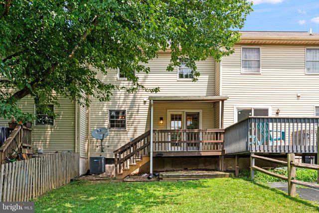 20 FOXFIELD LN, Elizabethtown, PA 17022