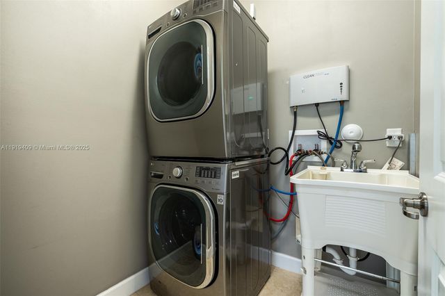 4816 NW 56th Ct, Tamarac, FL 33319