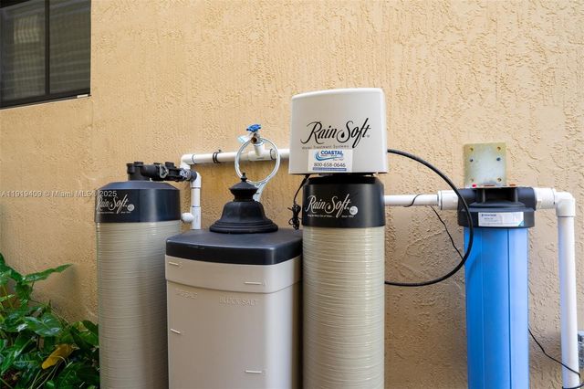 4816 NW 56th Ct, Tamarac, FL 33319