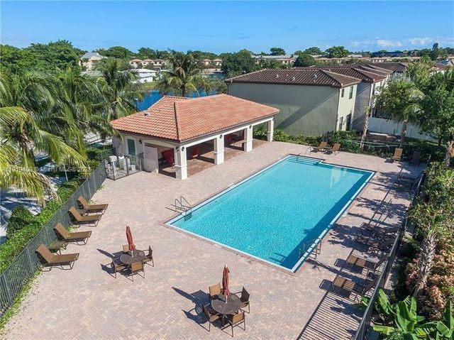 4816 NW 56th Ct, Tamarac, FL 33319