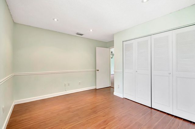 351 Club Circle 207, Boca Raton, FL 33487