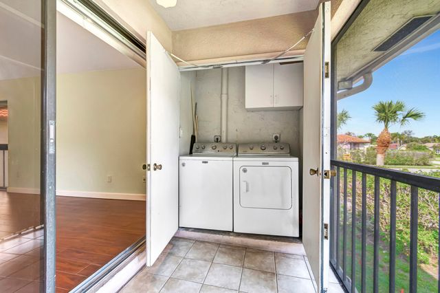 351 Club Circle 207, Boca Raton, FL 33487