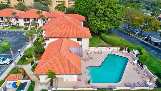 351 Club Circle 207, Boca Raton, FL 33487