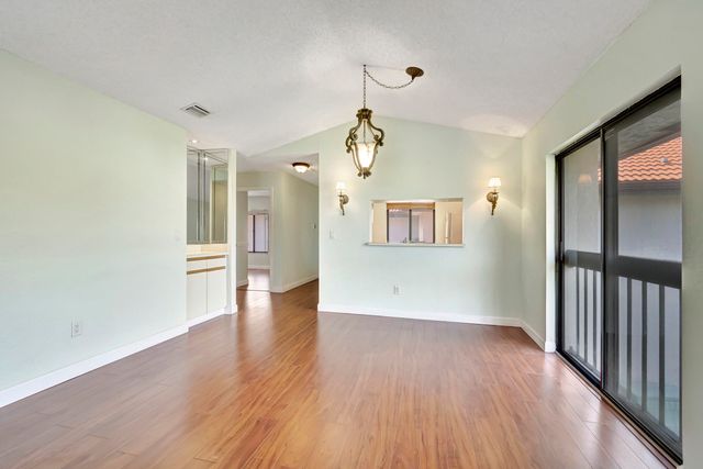 351 Club Circle 207, Boca Raton, FL 33487