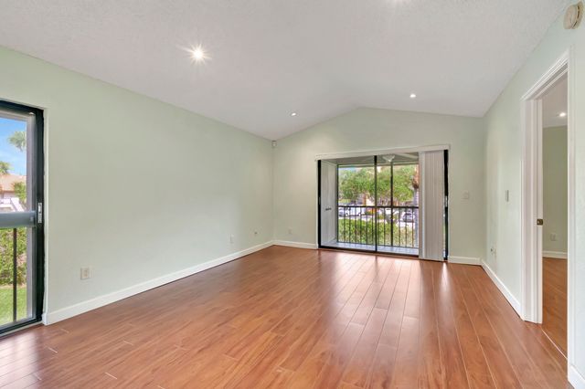 351 Club Circle 207, Boca Raton, FL 33487