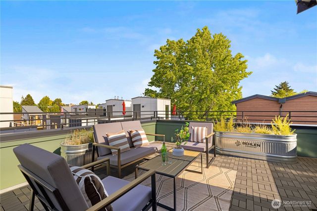 1704 A N 47th Street, Seattle, WA 98103