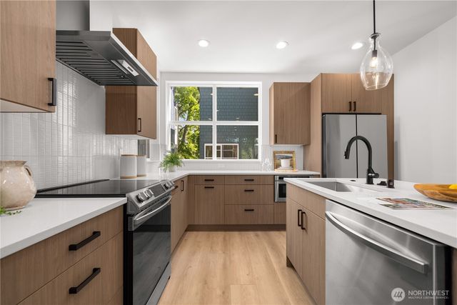 1704 A N 47th Street, Seattle, WA 98103