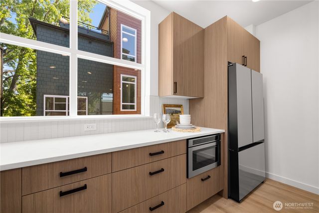 1704 A N 47th Street, Seattle, WA 98103