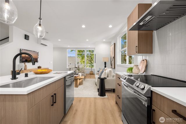 1704 A N 47th Street, Seattle, WA 98103