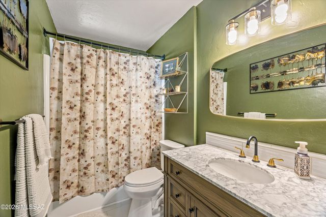 7621 N Shirley Court, Tucson, AZ 85741