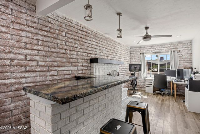 7621 N Shirley Court, Tucson, AZ 85741