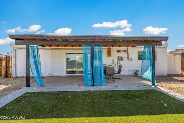 7621 N Shirley Court, Tucson, AZ 85741