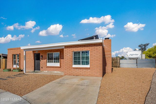 7621 N Shirley Court, Tucson, AZ 85741