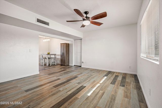 7621 N Shirley Court, Tucson, AZ 85741