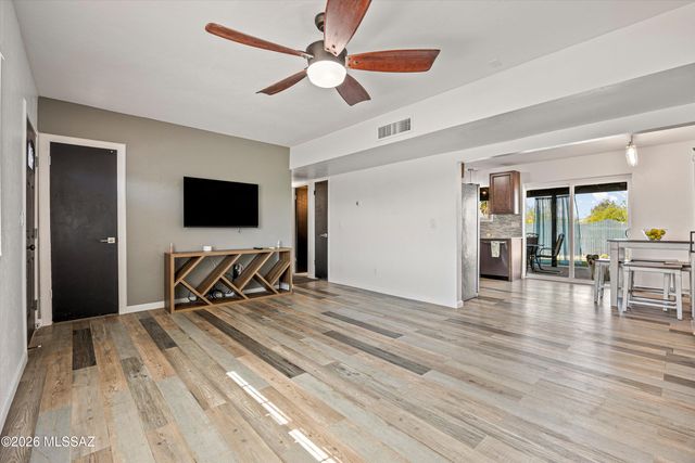 7621 N Shirley Court, Tucson, AZ 85741