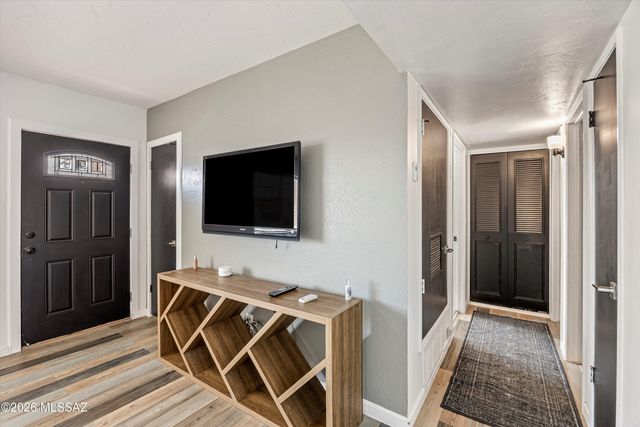 7621 N Shirley Court, Tucson, AZ 85741