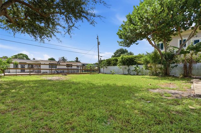 157 Lenape Dr, Miami Springs, FL 33166