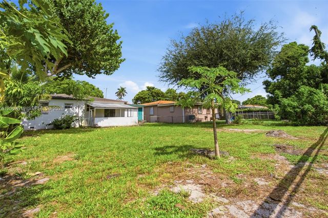 157 Lenape Dr, Miami Springs, FL 33166