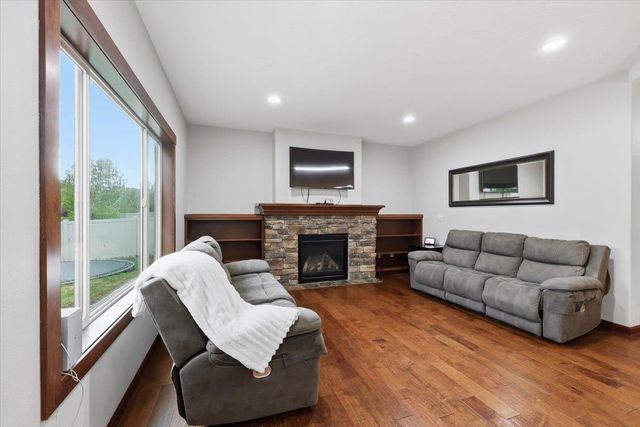 17710 E Daystar Rd, Greenacres, WA 99016