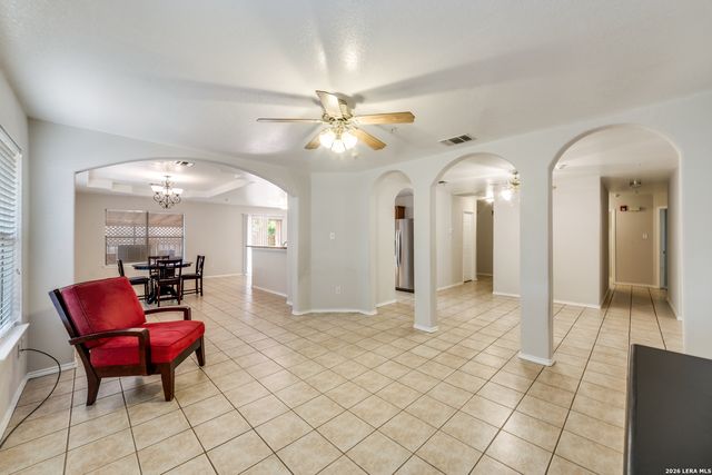 8862 Fenwood St, San Antonio, TX 78250