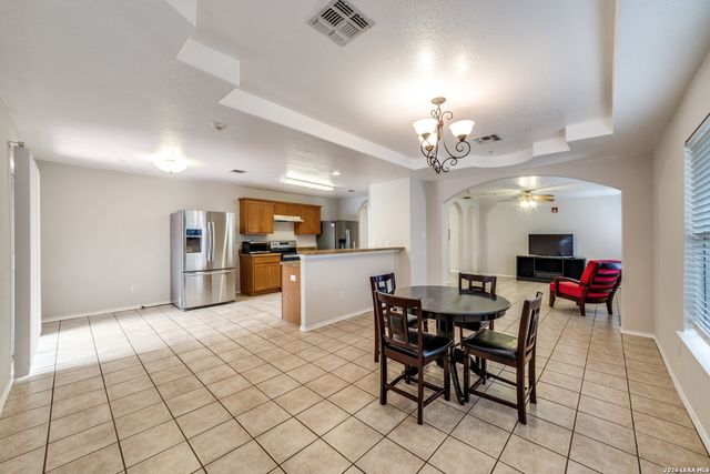 8862 Fenwood St, San Antonio, TX 78250