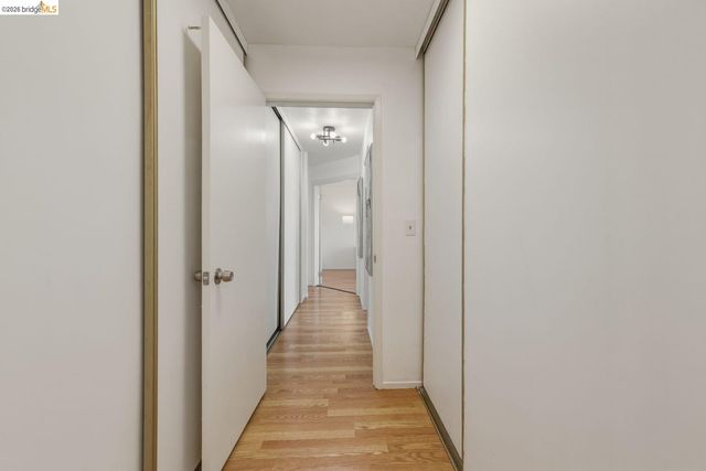 6 Commodore Dr C450, Emeryville, CA 94608