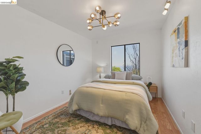 6 Commodore Dr C450, Emeryville, CA 94608