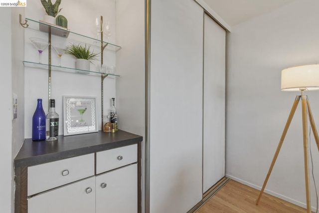 6 Commodore Dr C450, Emeryville, CA 94608