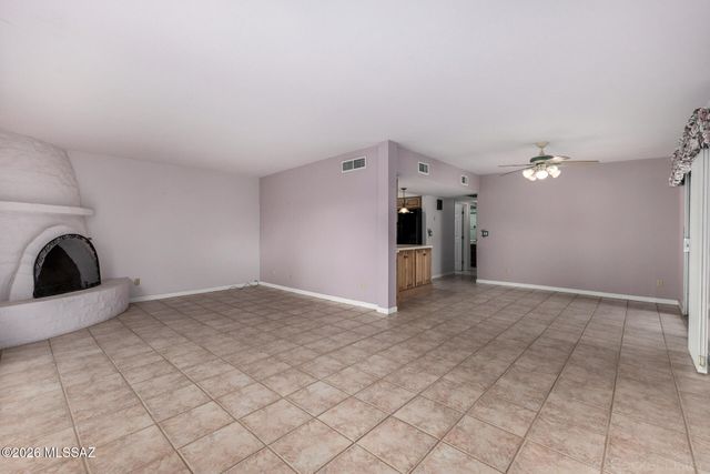 810 N Camino Santiago Unit 31, Tucson, AZ 85745