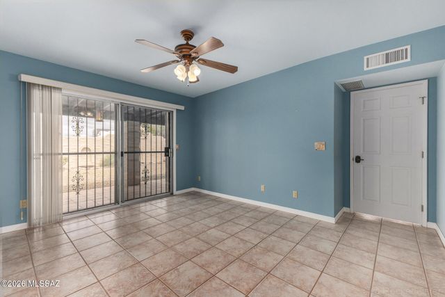 810 N Camino Santiago Unit 31, Tucson, AZ 85745