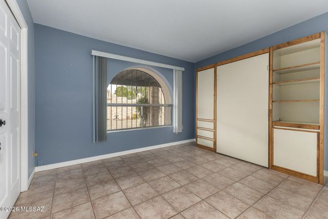 810 N Camino Santiago Unit 31, Tucson, AZ 85745