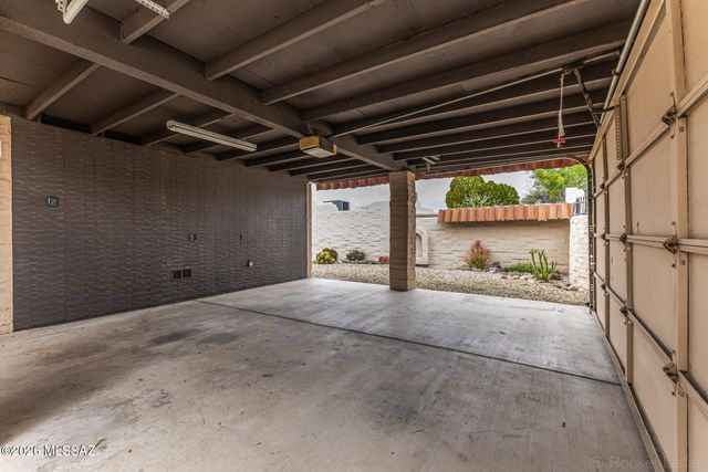 810 N Camino Santiago Unit 31, Tucson, AZ 85745