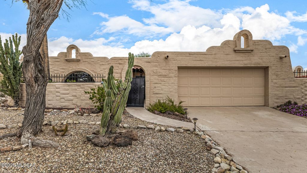 810 N Camino Santiago Unit 31, Tucson, AZ 85745