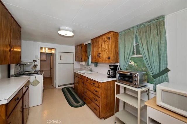 563 E Victoria Court, Lake Arrowhead, CA 92352