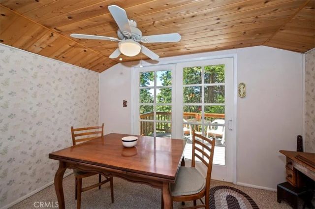 563 E Victoria Court, Lake Arrowhead, CA 92352