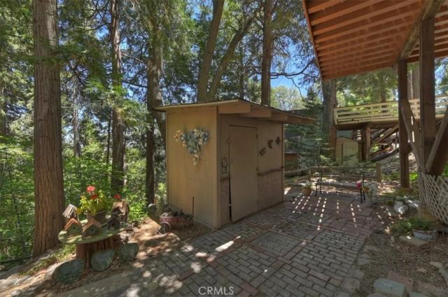 563 E Victoria Court, Lake Arrowhead, CA 92352