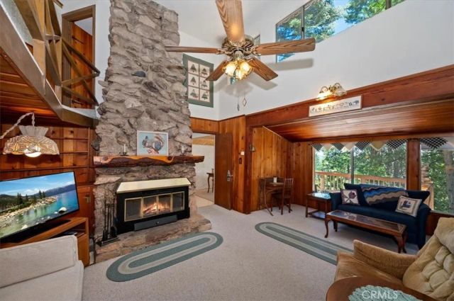 563 E Victoria Court, Lake Arrowhead, CA 92352