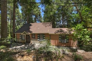 563 E Victoria Court, Lake Arrowhead, CA 92352