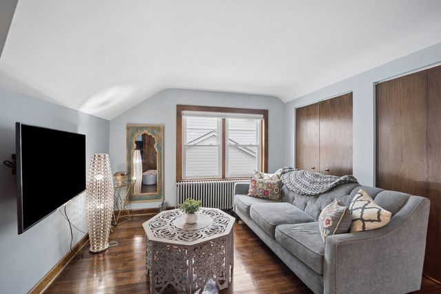 283 N Michigan Avenue, Elmhurst, IL 60126