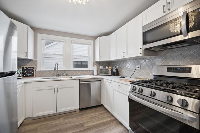 283 N Michigan Avenue, Elmhurst, IL 60126