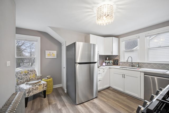 283 N Michigan Avenue, Elmhurst, IL 60126