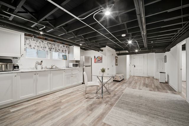 283 N Michigan Avenue, Elmhurst, IL 60126