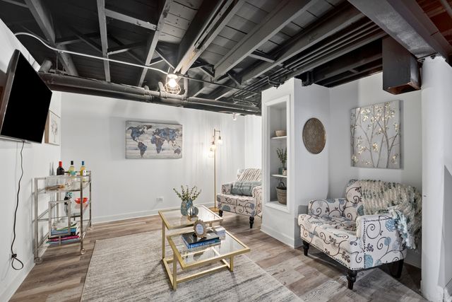 283 N Michigan Avenue, Elmhurst, IL 60126