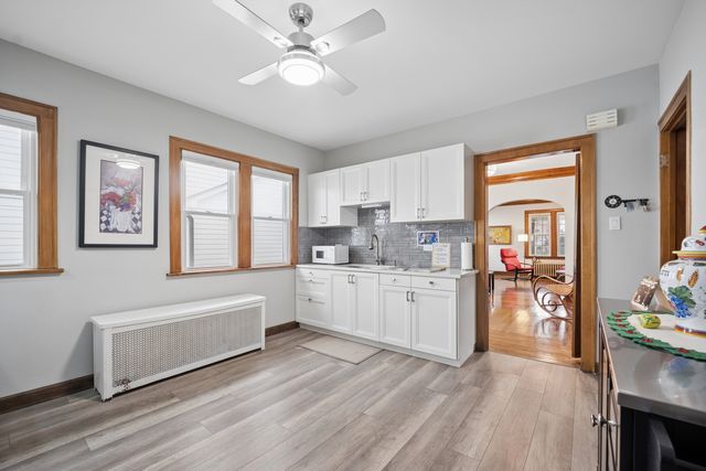 283 N Michigan Avenue, Elmhurst, IL 60126