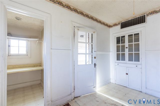 21210 Chesterfield Ave, South Chesterfield, VA 23803